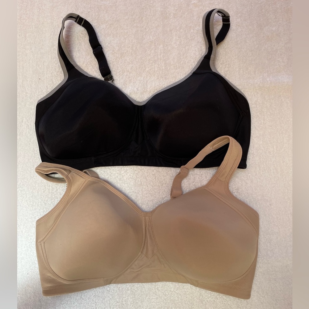 Two Vanity Fair bras 38 DD very good condition